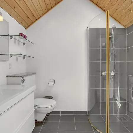 2 Bedroom Nice Home In Otterup オテルプ