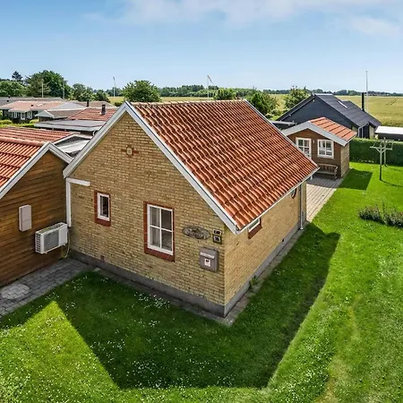 2 Bedroom Amazing In Holiday home *