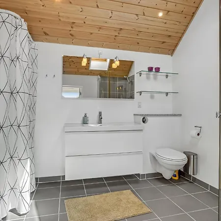 2 Bedroom Nice Home In Otterup * オテルプ