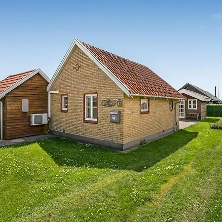 2 Bedroom Nice Home In Otterup * オテルプ
